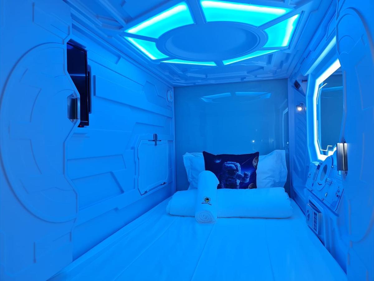 Galaxy Pods Capsule Hotel Boat Quay Singapore Buitenkant foto