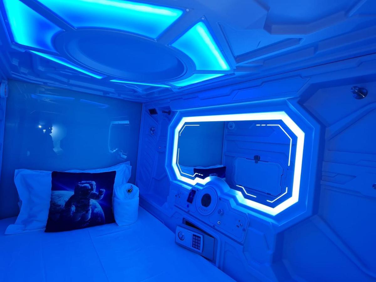 Galaxy Pods Capsule Hotel Boat Quay Singapore Buitenkant foto