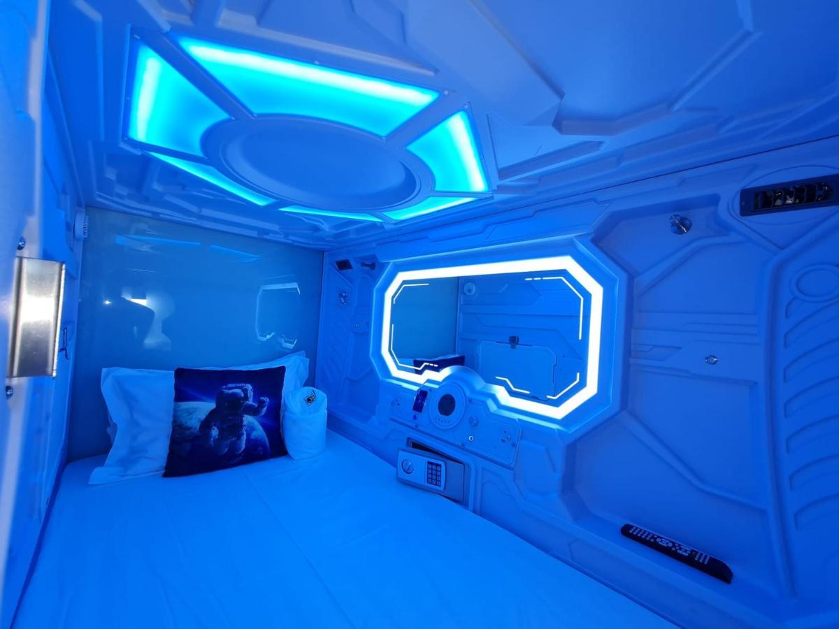 Galaxy Pods Capsule Hotel Boat Quay Singapore Buitenkant foto