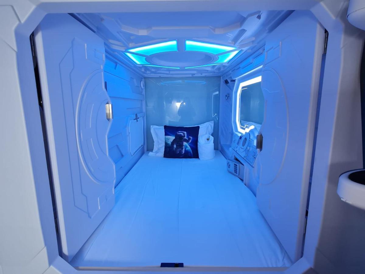 Galaxy Pods Capsule Hotel Boat Quay Singapore Buitenkant foto