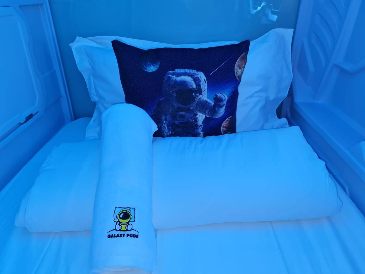 Galaxy Pods Capsule Hotel Boat Quay Singapore Buitenkant foto