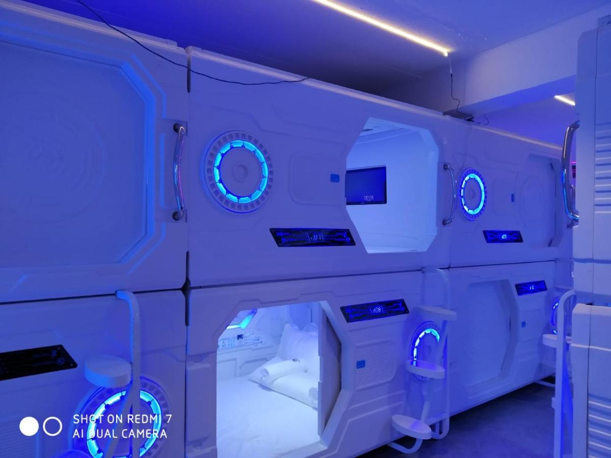 Galaxy Pods Capsule Hotel Boat Quay Singapore Buitenkant foto